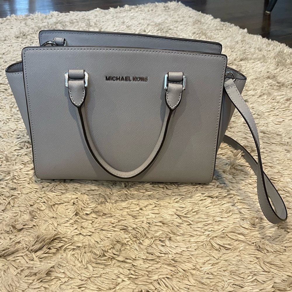 Gray AUTHENTIC Michael Kors Purse - RARELY USED